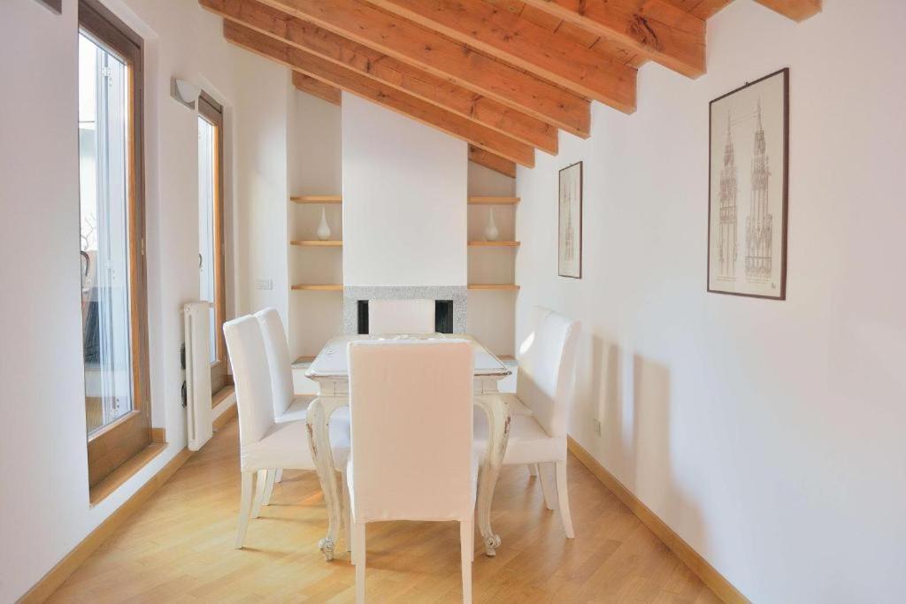 Mansarda In Piazza Duomo Apartment